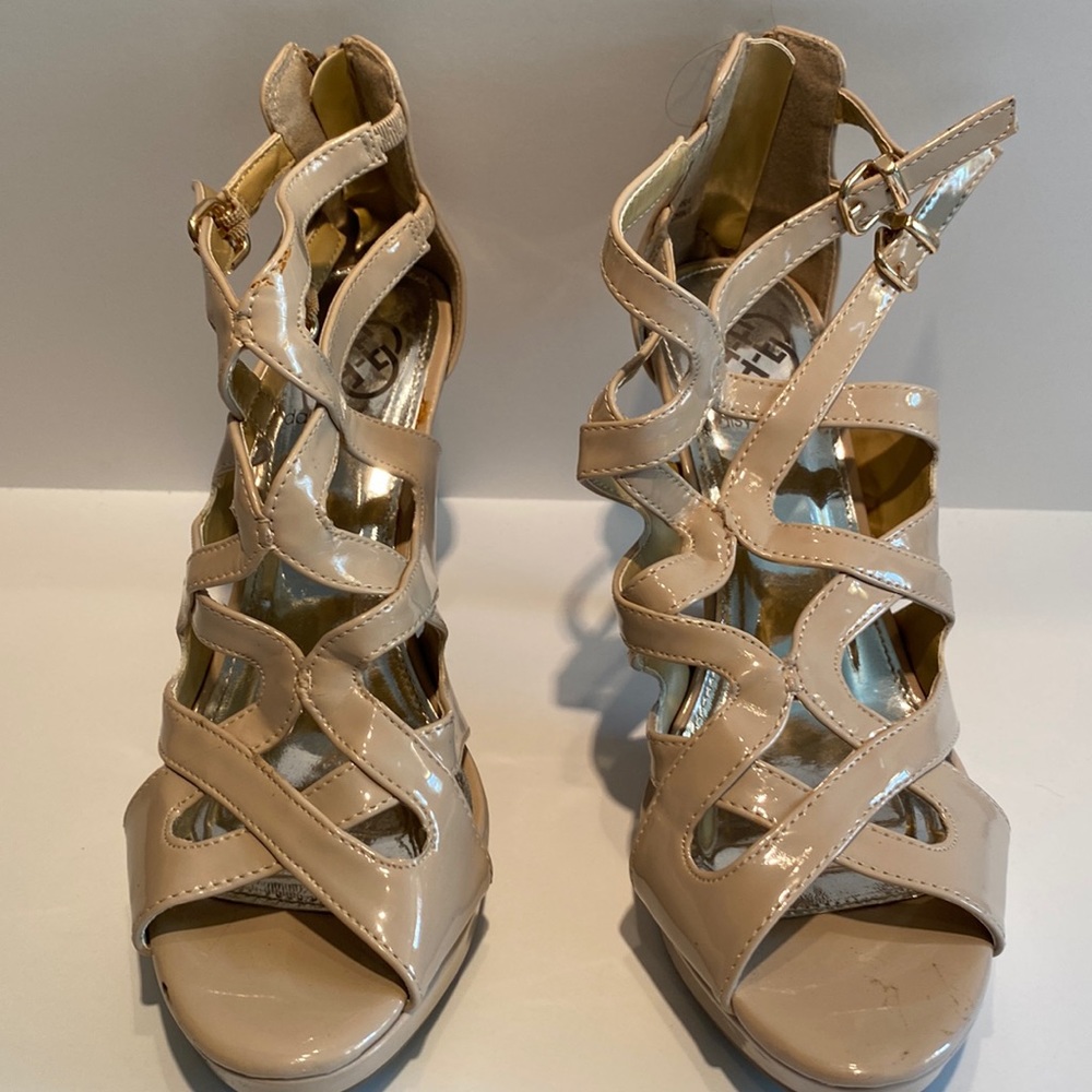 Daisy Fuentes womens platform High Heel Sandals 7.5 Beige